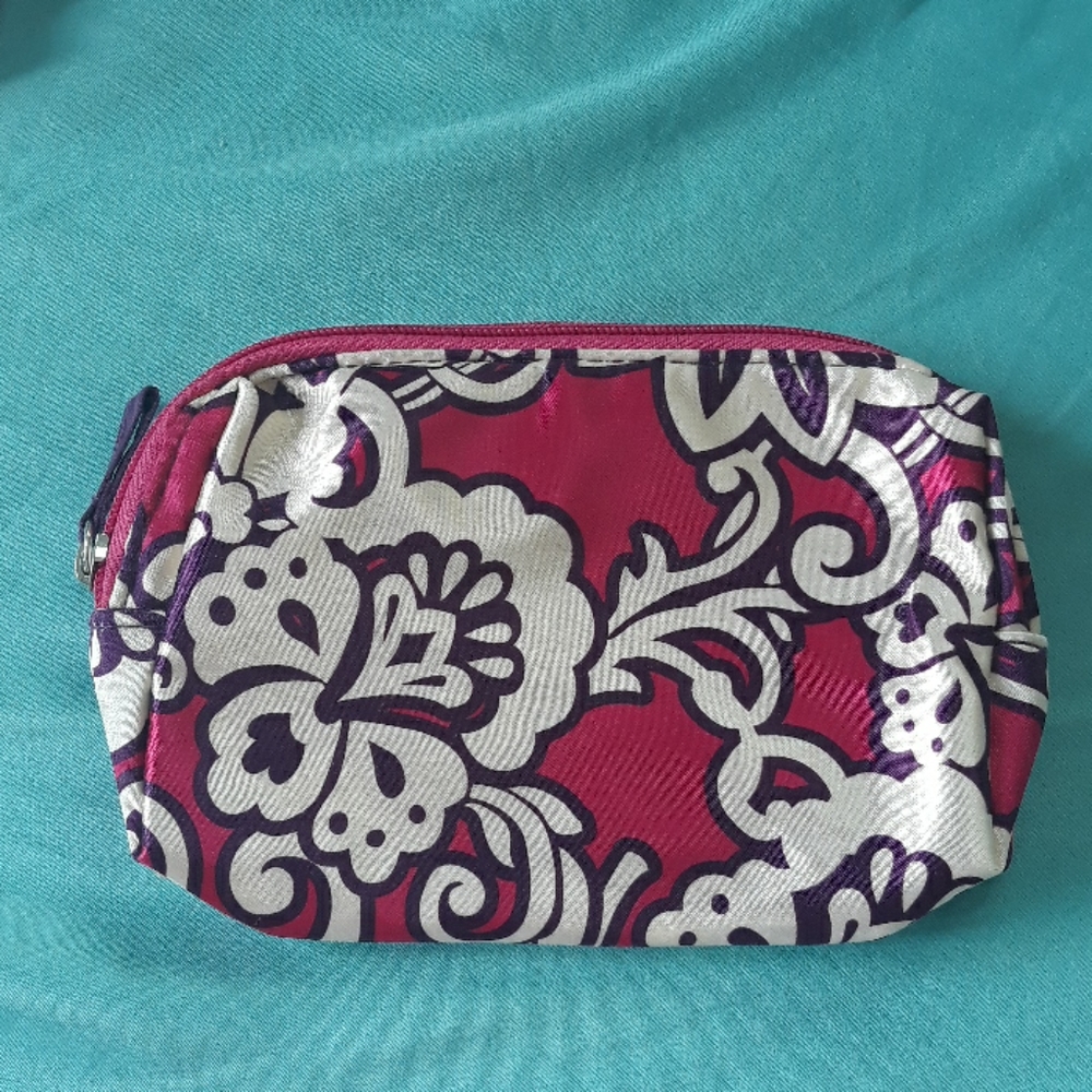 Contents makeup bag (free w/ purchase $40+)